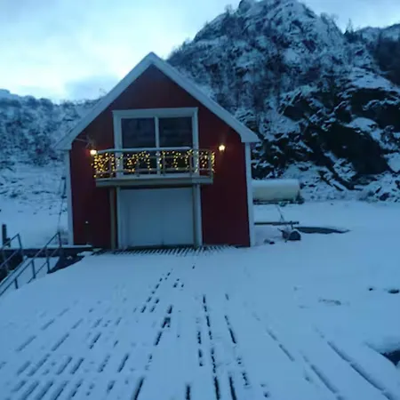 Larsen Rorbu Lofoten *